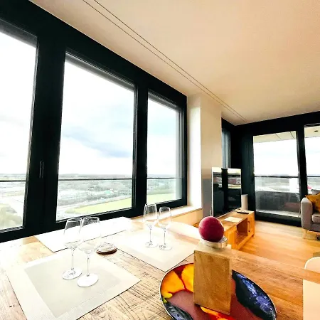 Apartment Luxury 1 Bedroom In Heart Of Cloche D'or, Spa, Gym, Terrace & Parking-23 *
